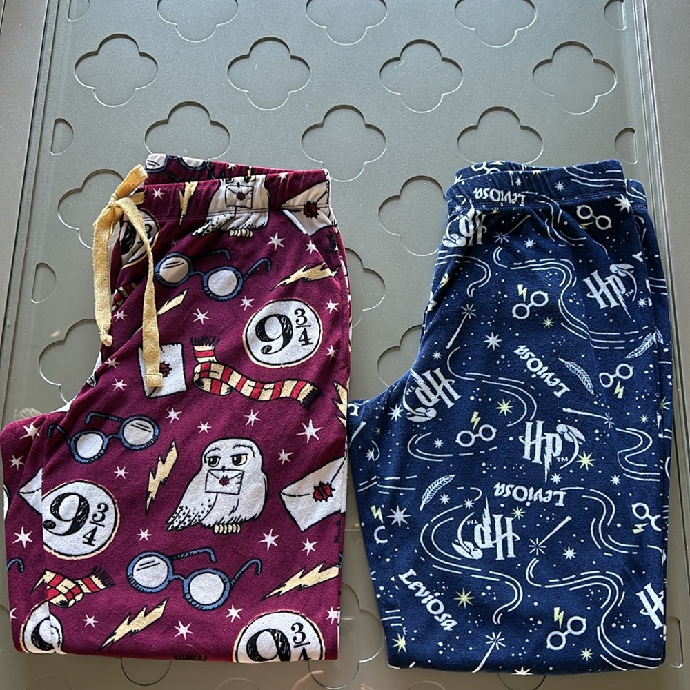 HARRY POTTER Pajama Bottoms Women’s size Medium Burgundy & Blue Pant Bundle